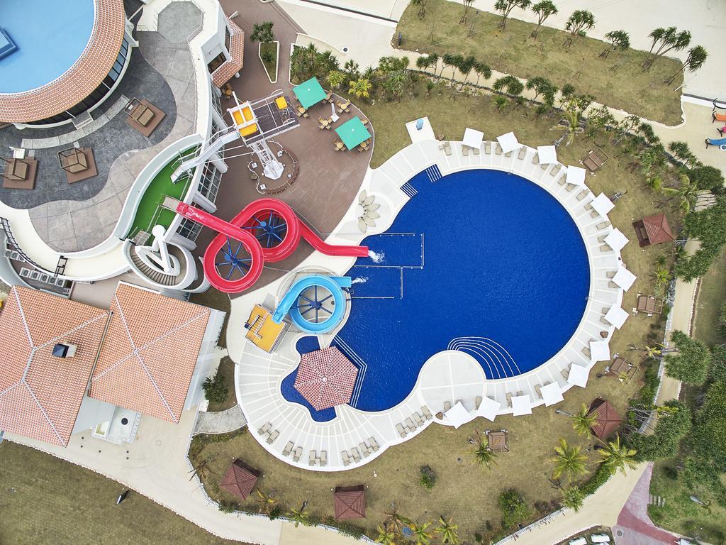 Sheraton Okinawa Sunmarina Resort Onna Exteriör bild