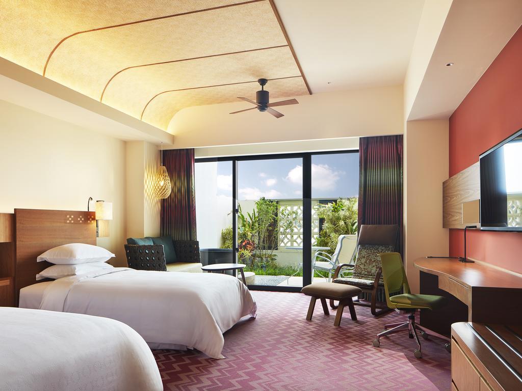 Sheraton Okinawa Sunmarina Resort Onna Exteriör bild