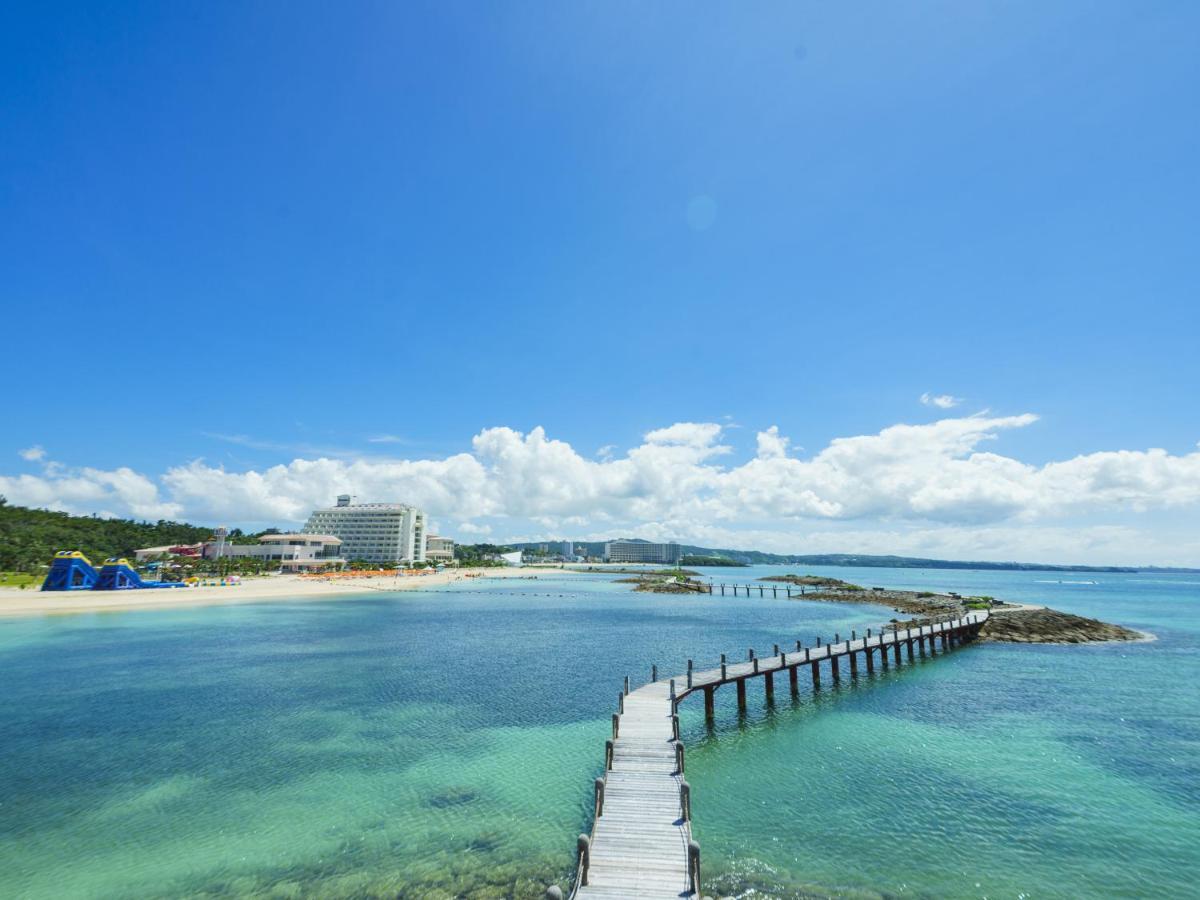 Sheraton Okinawa Sunmarina Resort Onna Exteriör bild