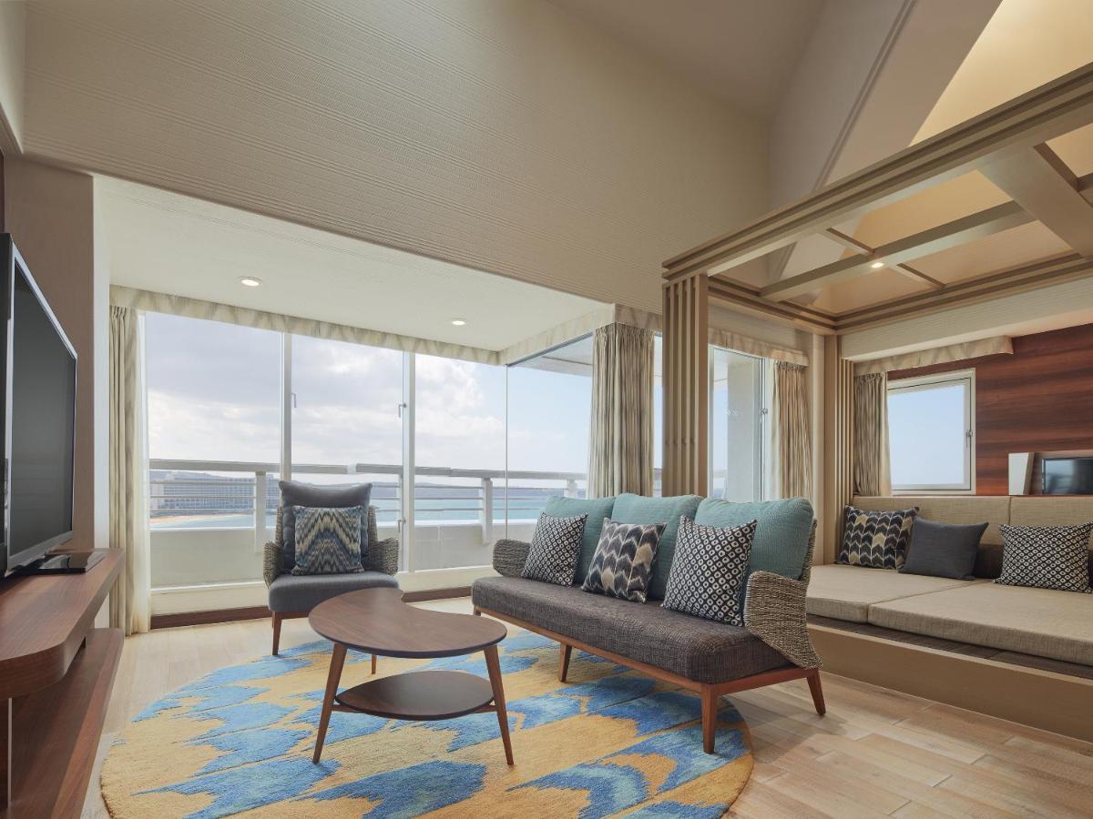 Sheraton Okinawa Sunmarina Resort Onna Exteriör bild