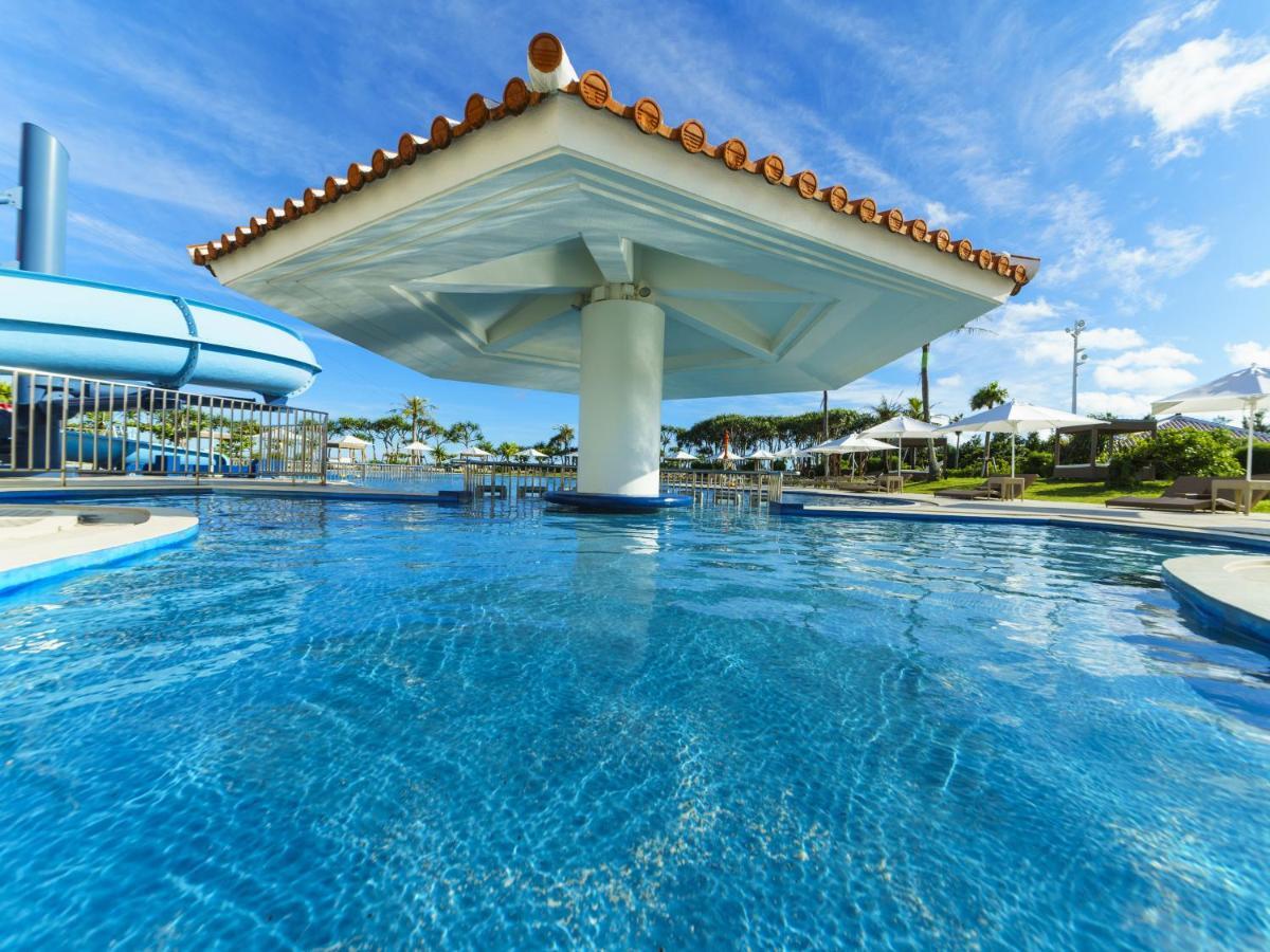 Sheraton Okinawa Sunmarina Resort Onna Exteriör bild
