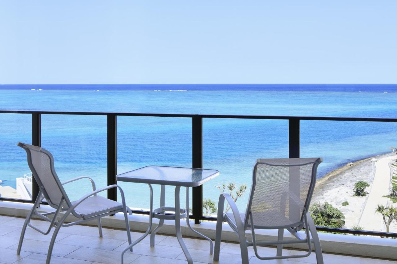 Sheraton Okinawa Sunmarina Resort Onna Exteriör bild