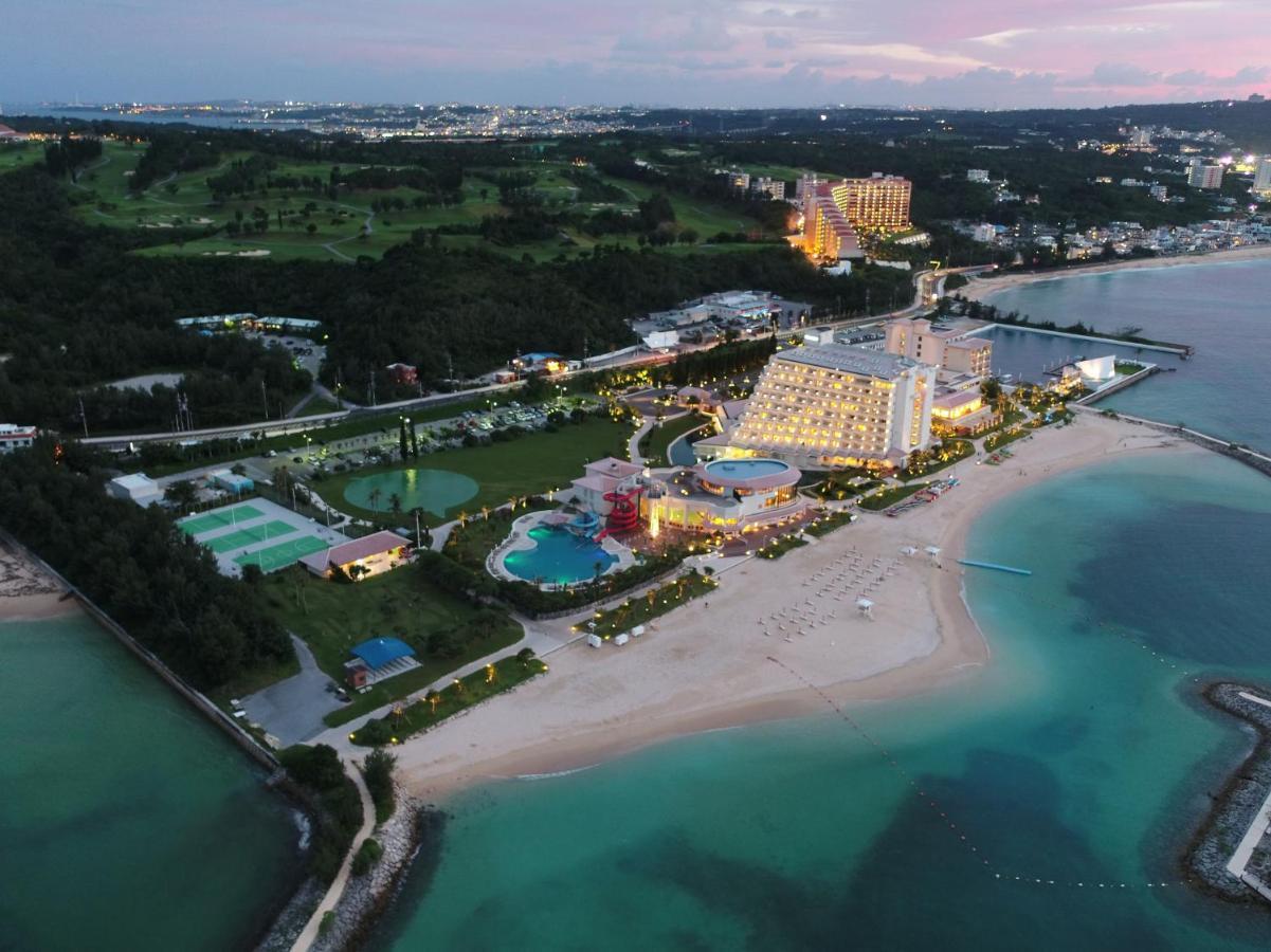 Sheraton Okinawa Sunmarina Resort Onna Exteriör bild