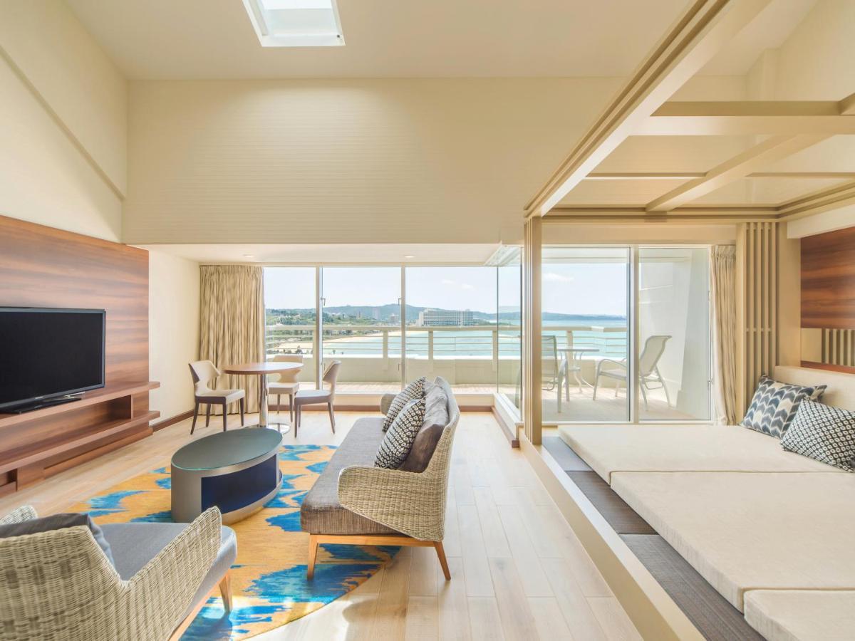 Sheraton Okinawa Sunmarina Resort Onna Rum bild